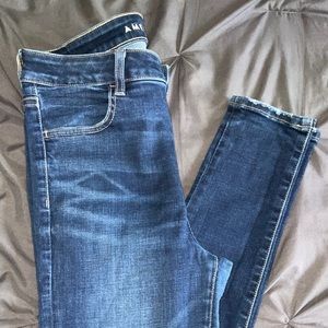 AE High-Rise Skinny jeans